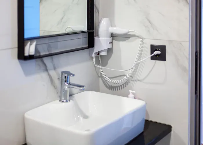 ディーマ ホテル 3*